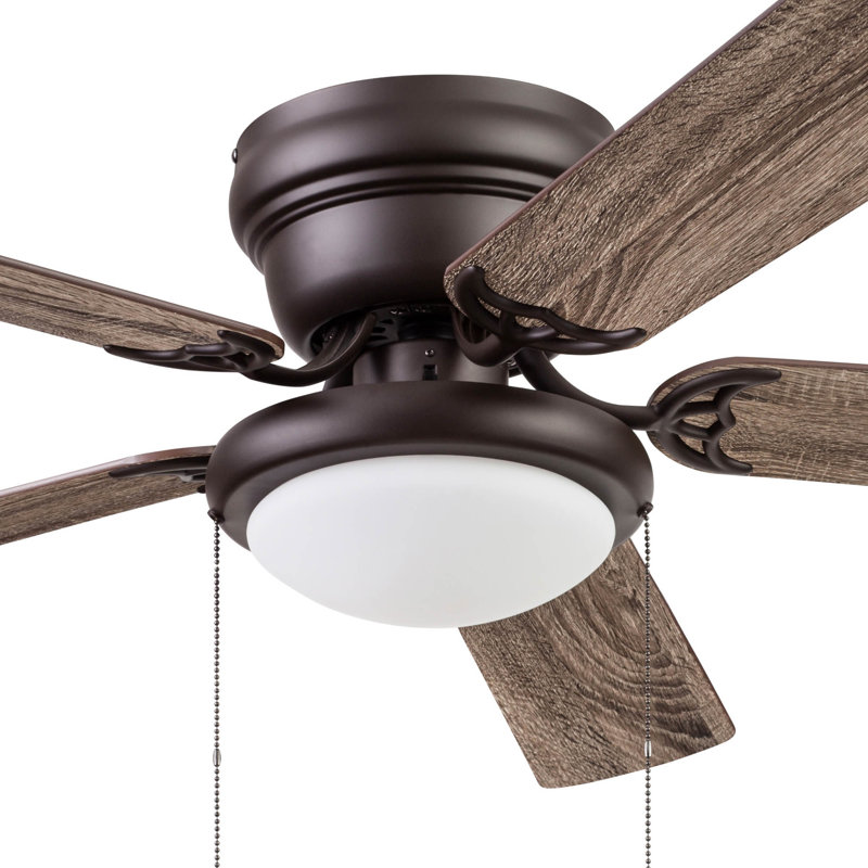 Ventilateur de plafond 52 po avec ensemble d'éclairage West Hill, Nickel satiné avec pales châtaignier foncé / pi