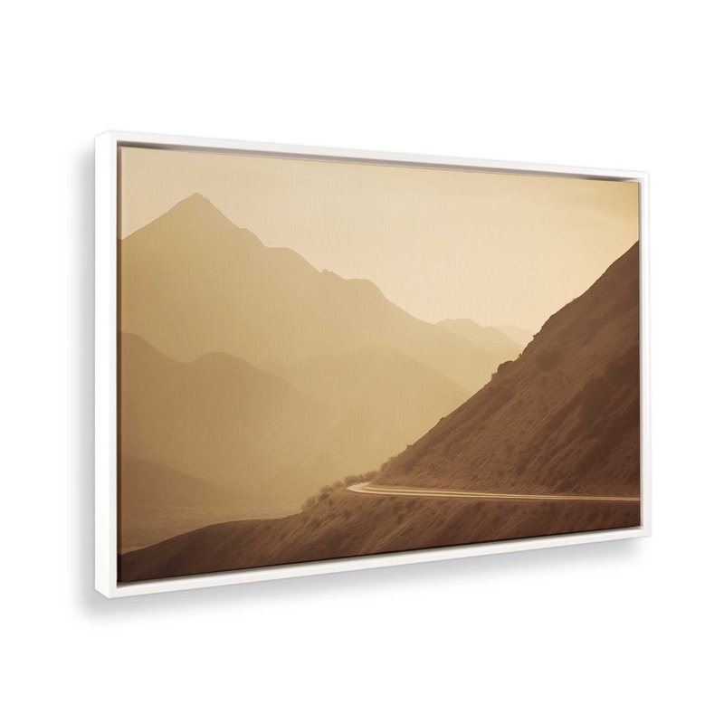 Impression sur toile Peaceful Mountain Drive I, Cadre blanc, H 20,75 po x l 30,75 po x P 1,75 po