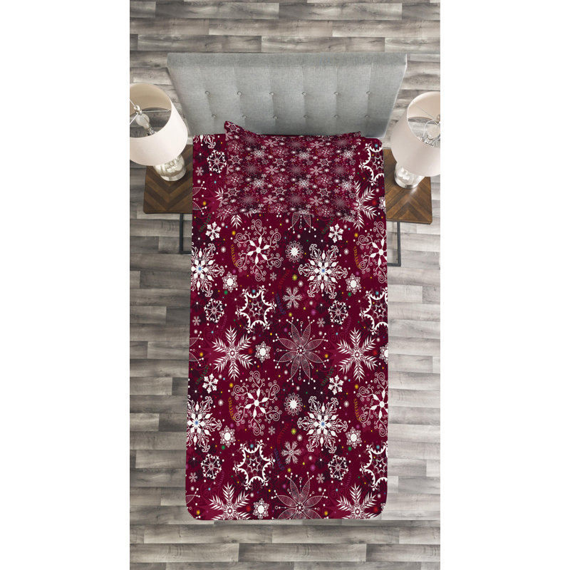 Traditional Polyester No Floral Coverlet, Twin Coverlet + 1 Sham