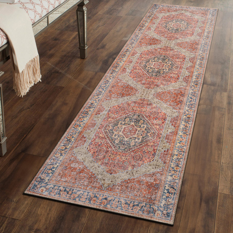 Tapis rouge Valora, Tapis de couloir 2 pi 6 po x 6 pi