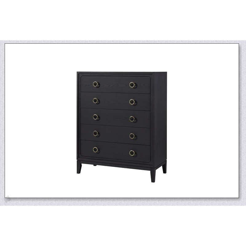 Commode à 5 tiroirs avec finition grain de poivre, tiroirs doublés de feutre et de cèdre pour des solutions de rangement modernes.