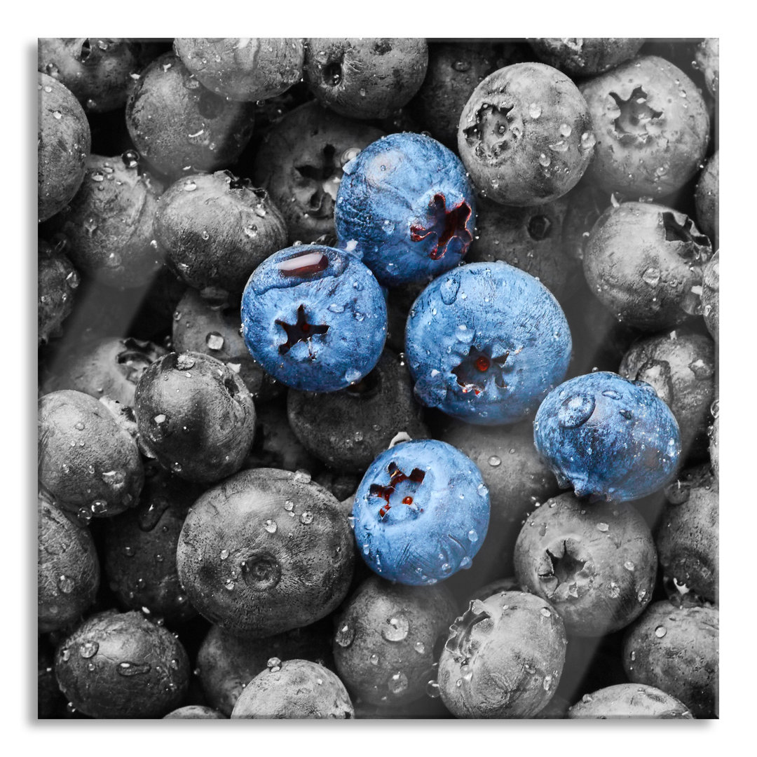 Glasbild Blaubeeren mit Wassertröpfchen