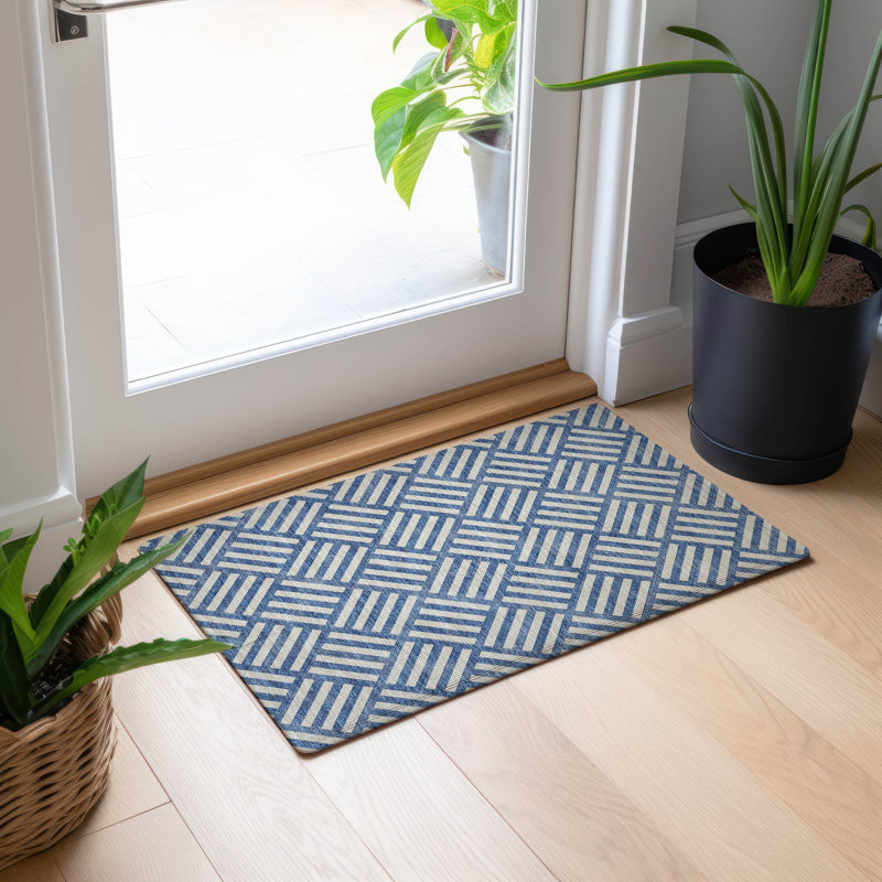 Tapis d'entrée / extérieur antidérapant Kinslee, Rectangle 1 pi 8 po x 2 pi 6 po