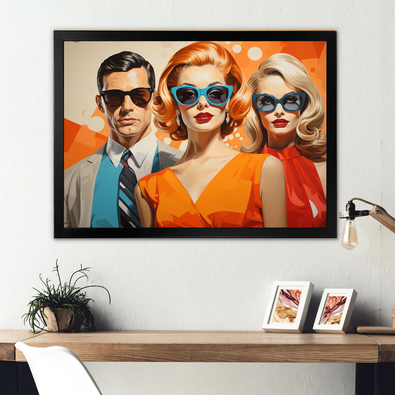 «Orange Mid Century Retro Portraits II», reproduction sur toile, H 34 po x l 44 po x P 1,5 po, Cadre simple noir