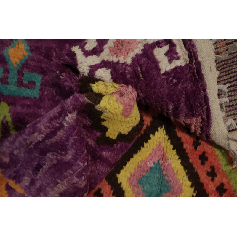 Tapis marocain éclatant et moelleux 6 x 9 sur fond mauve riche