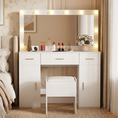 Dressing Table with Mirror