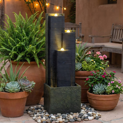 Fontaine d'extérieur avec design en cascade et lumières DEL, parfaite pour le jardin, le patio et la cour arrière