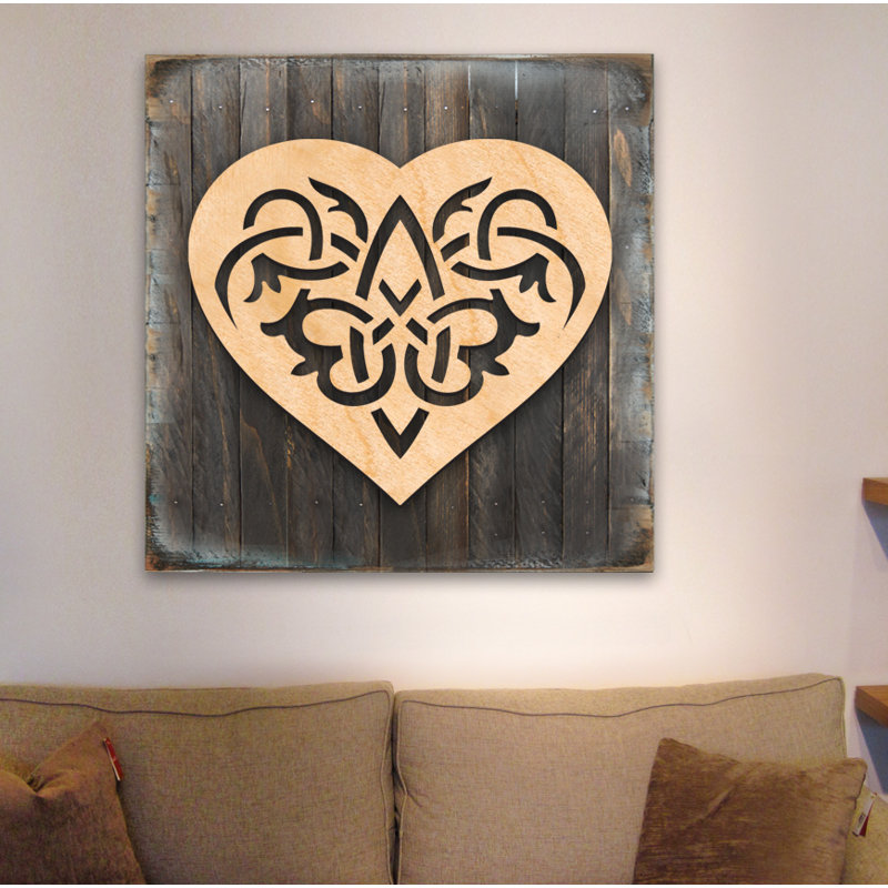 Décoration murale en spirale au coeur en bois celtique, H 18 po x l 18 po x P 2 po