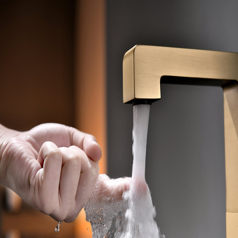 Single-Hole Single-Handle Bathroom Faucet, Brushed Gold