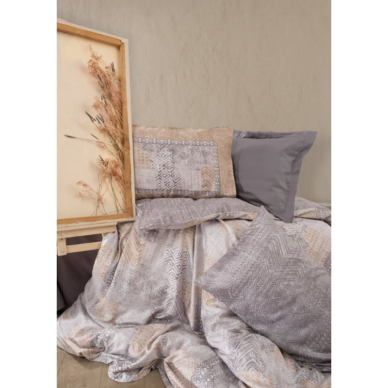 Stapleton Geometric Shapes Duvet Cover Set with Pillowcases Included