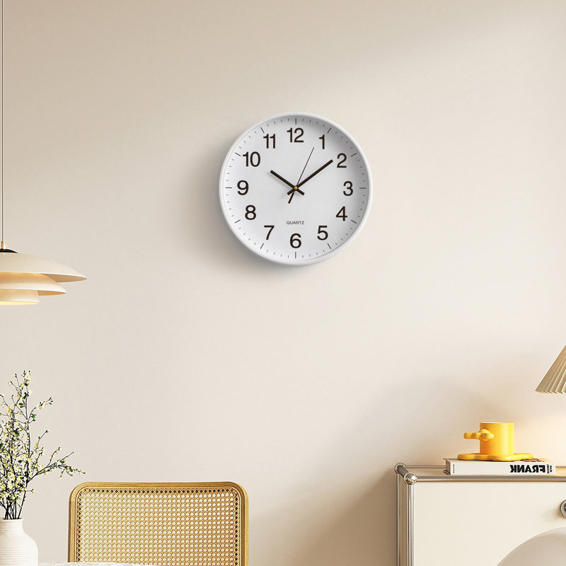 Horloge analogique 12 po Ebern Designs, Blanc