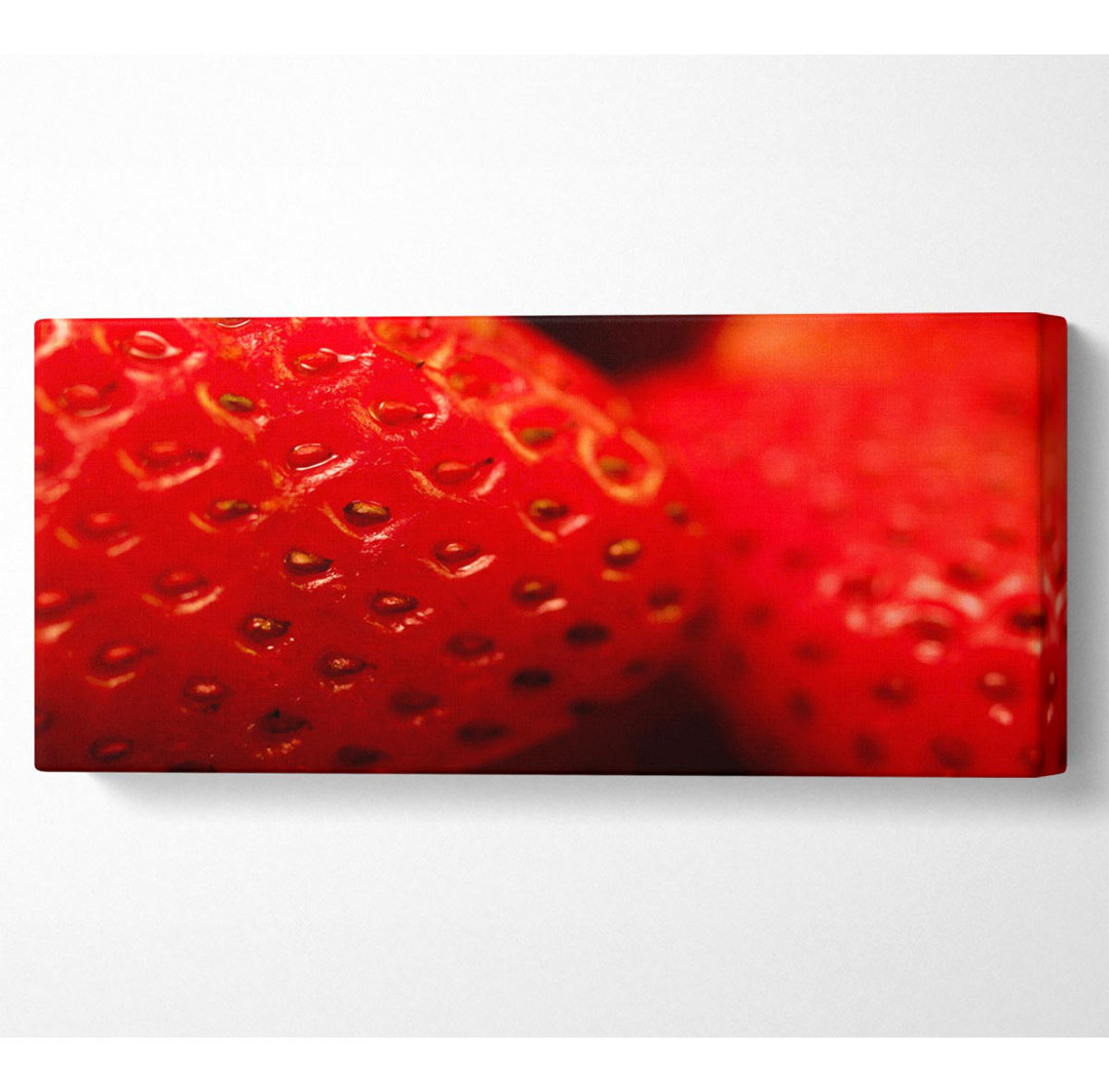 Strawberry Treat - Gewickelte Leinwand Kunstdrucke