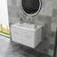 Meuble-lavabo mural 32 po avec lavabo, meuble-lavabo mural avec portes doubles, armoire de salle de bain murale, charnières à fermeture en douceur, longues poignées en métal, lavabo en céramique, blanc brillant