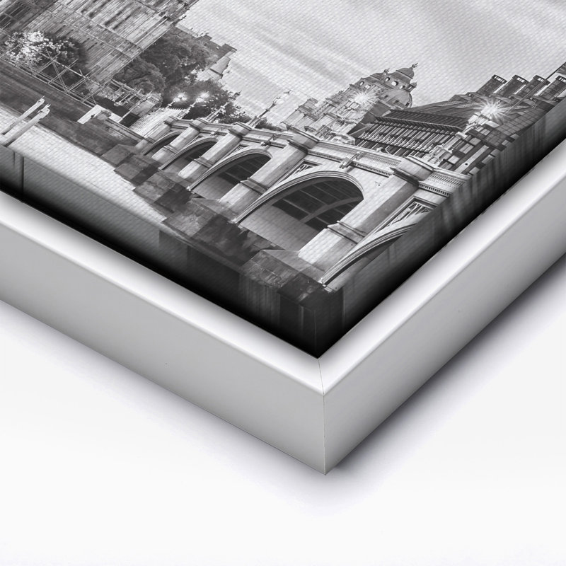 Big Ben, Londres, Canvas, White Framed, 16"H x 20"W