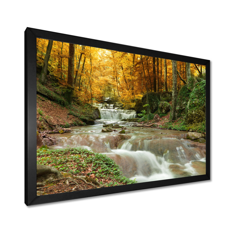 « Forest Waterfall with Yellow Trees » - reproduction de photo, H 16 po x l 32 po x p 1 po, Avec cadre, Noir