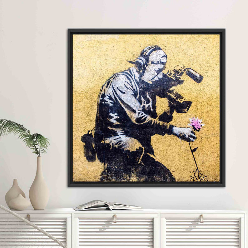 «Banksy Graffiti Style», peinture 3D - caméraman abstrait et fleur, H 37 po x l 37 po, Noir