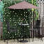 Ensemble de salle à manger d'extérieur - 4 pièces. 2 chaises pliantes, 1 parasol ajustable, table à motif ondulé. Noir. Acier robuste, maille. Mettez en valeur votre espace piscine avec cette table de patio pliable en acier trempé.-2047419885