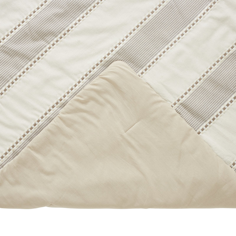 Ensemble d'édredon en microfibre / polyester Janson, Ivoire / rayé taupe, Édredon pour très grand lit + 2 très grandes ta