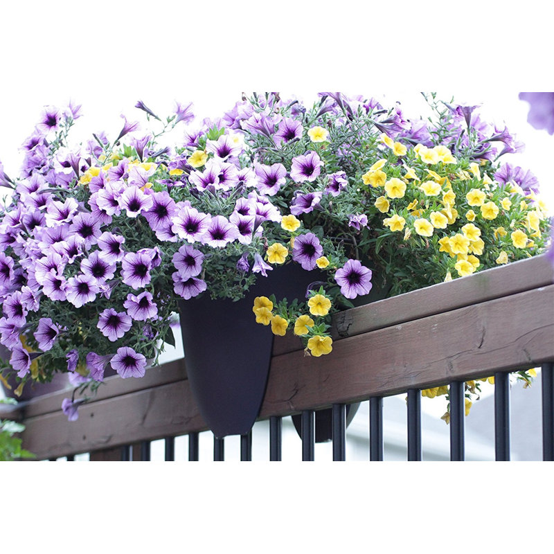Hriska Railing Planter
