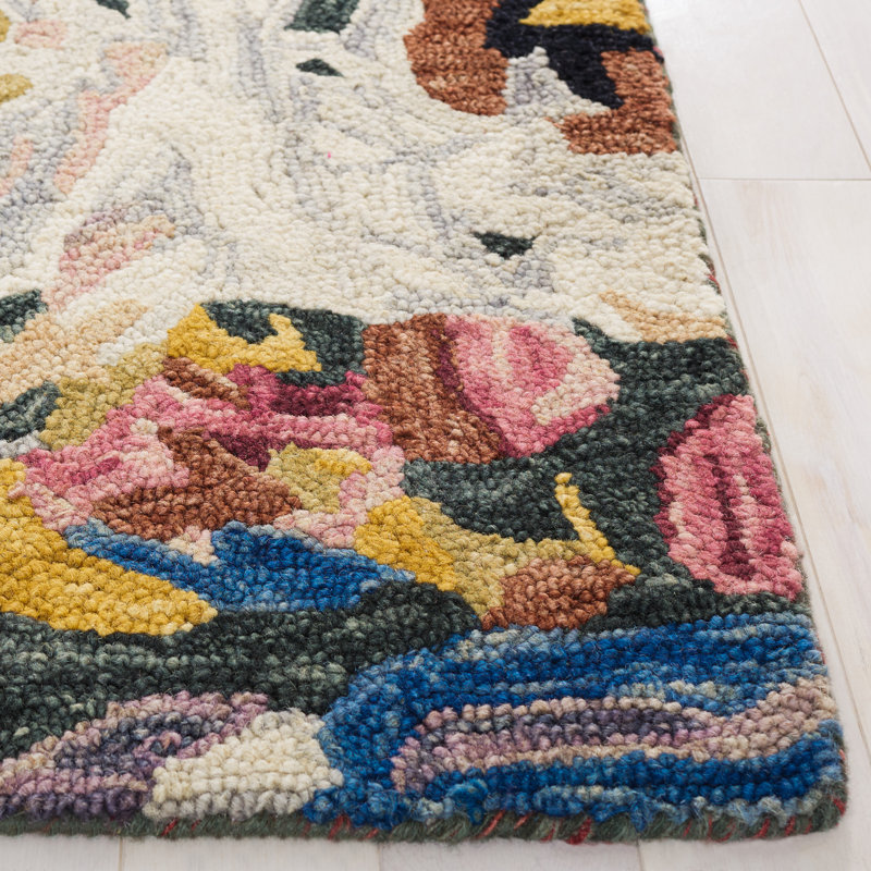 Kasie-Jane Hand Tufted Wool/Cotton Floral Rug in Green/Ivory, Rectangle 5' x 8'