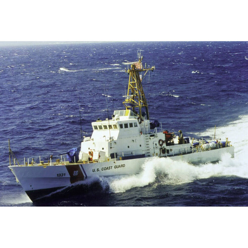 Maquette de bateau USCG Cape Sable (WB-95334), H 10 po x l 36 po x P 5 po