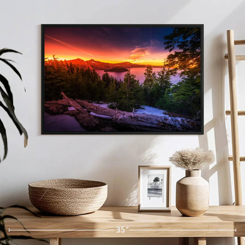 Majestic Crater Lake Sunset, 25 po x 17 po, Cadre flottant noir