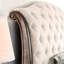Lit très grand en lin beige, chambre à coucher transitionnelle en bois massif, bois naturel rustique, finesse
