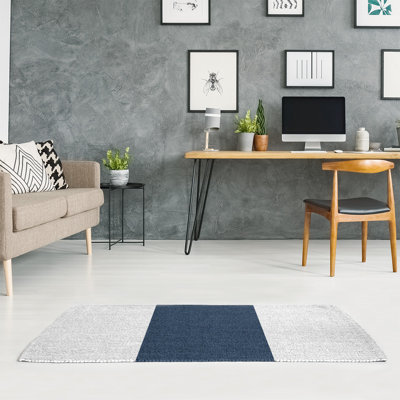 Tapis bleu area