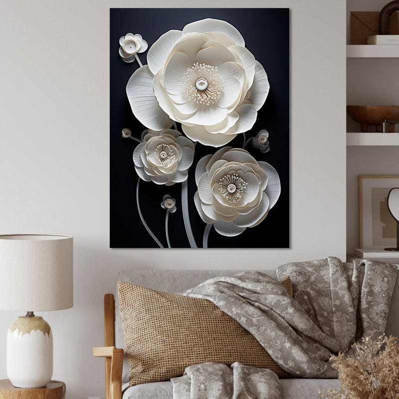 Blanc et noir, délices floraux en renoncule sur toile, Toile tendue, H 32 po x l 16 po x P 1 po