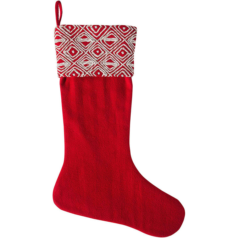 Chaussette de Noël rouge avec manchette brodée en laine recyclée Geo