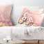 Floral Gerbera sur un coussin de couleur douce-29893348-89810706