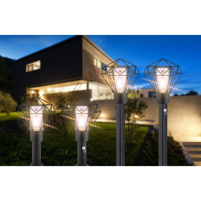 Couronne Black Stainless Steel Pathway Light, 100cm H x 25.5cm W x 22.5cm D