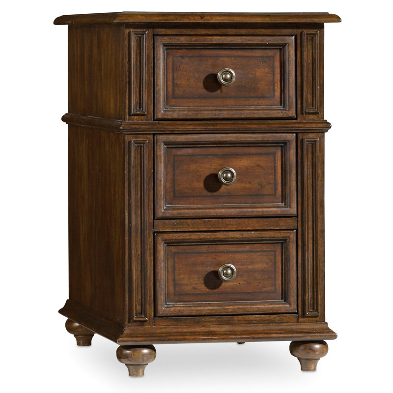 Leesburg Accent Chest