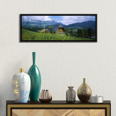 Chalet et une église sur un paysage, Emmental, Suisse - reproduction de photo panoramique sur toile tendue