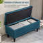 Banc de rangement à dessus rabattable, banc de repose-pieds à l'extrémité du lit-470910791
