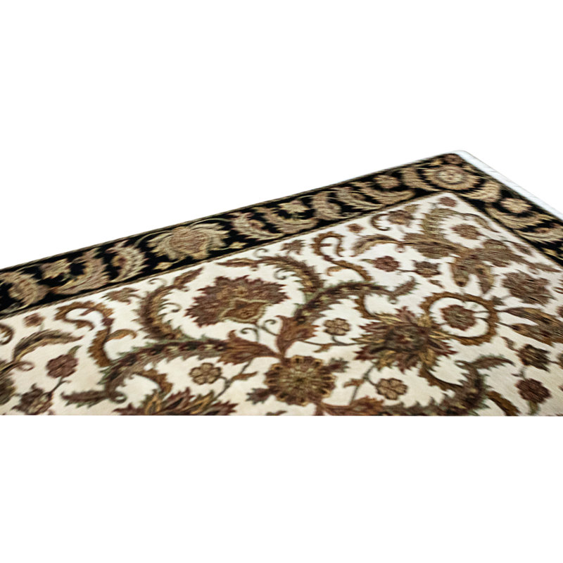 Hand Knotted Wool Area Rug in Ivory And Black