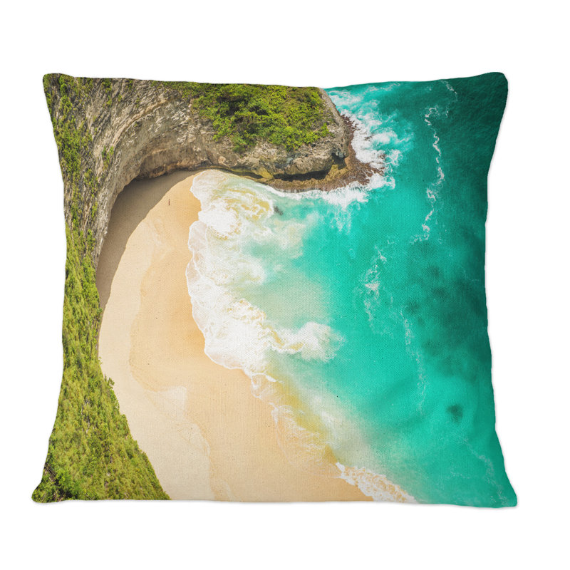 Vue aérienne de la plage tropicale turquoise III - Coussin décoratif imprimé nautique et côtier, 16 po x 16 po