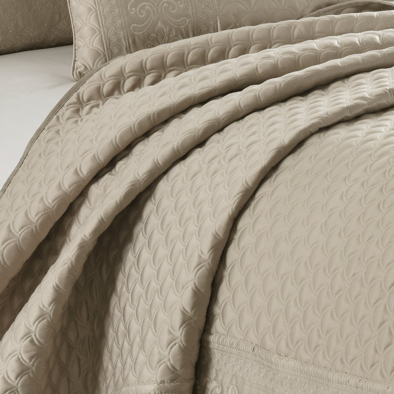 Lyndon Full/Queen Coverlet, Full/Queen Quilt, Pearl