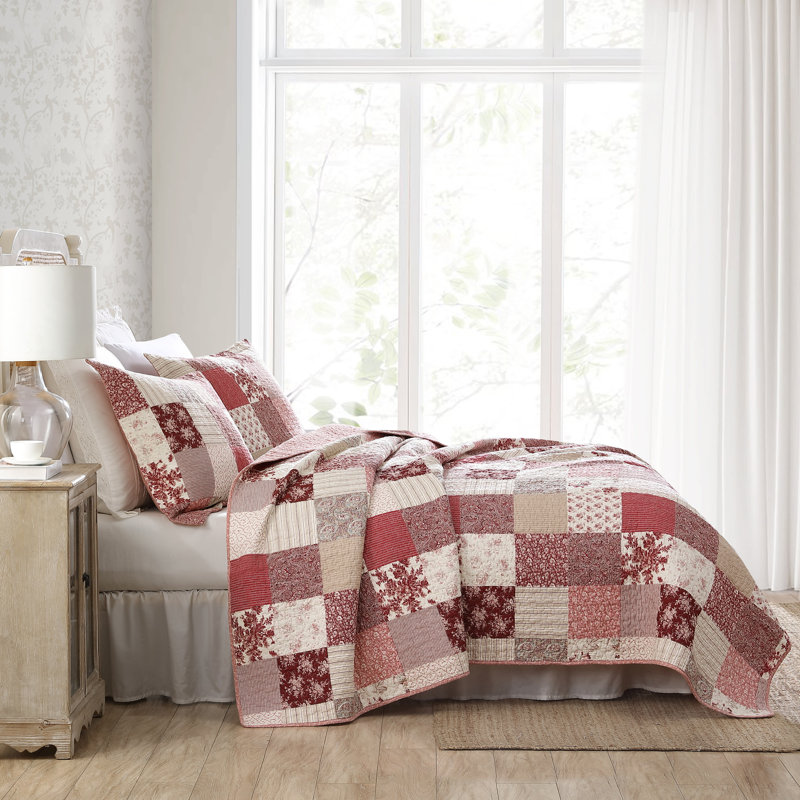 Celina Patchwork Red and Beige Cotton King Quilt Set