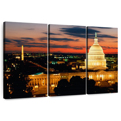 Sireci View Of A Sireci Lit Up At Dusk - Washington DC