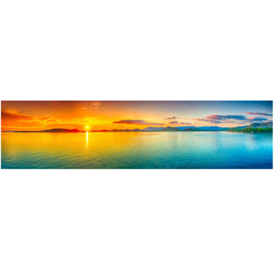 «Sunrise Over The Sea», impression sur toile panoramique