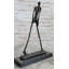 Sculpture en bronze d'après l'art moderne de 18 po x 10 po Giacometti
