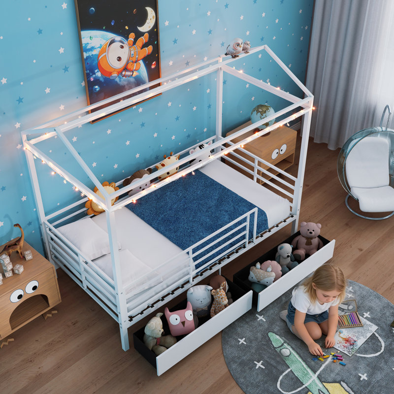 Lit simple pour maison en métal blanc avec garde-corps et toit, structure ferme, aucun sommier requis, élément décoratif de la chambre des deux côtés, garde-corps de toit, construction, accessoire moderne