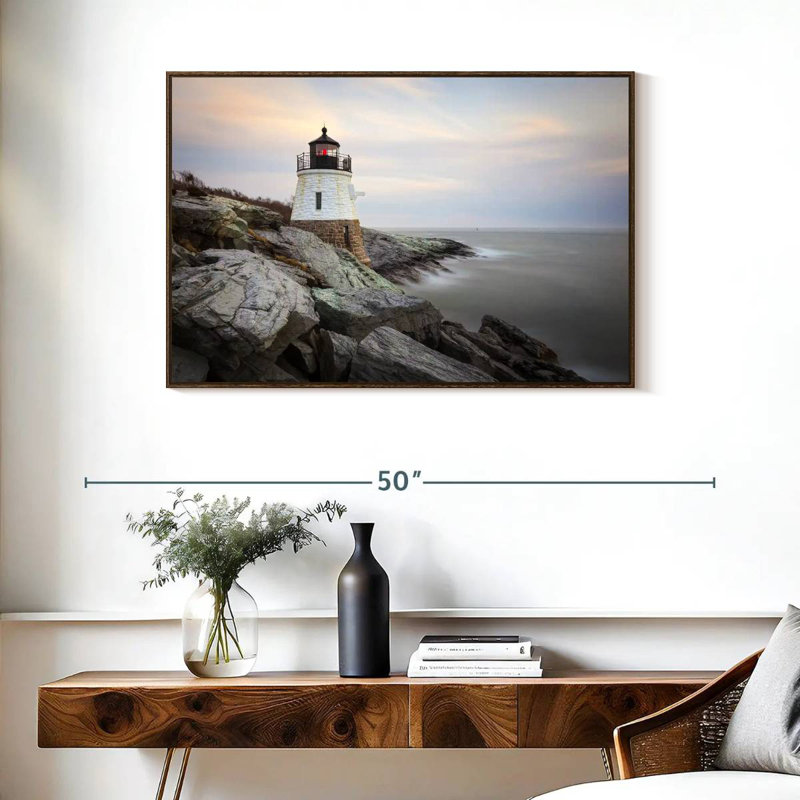 Phare de Coastal Castle Hill, 37 po x 25 po, Cadre flottant noyer