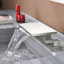 Robinet de baignoire à 3 trous à fixation sur plateau avec robinet cascade pour baignoire Robinet de baignoire moderne à deux poignées en laiton-108406265