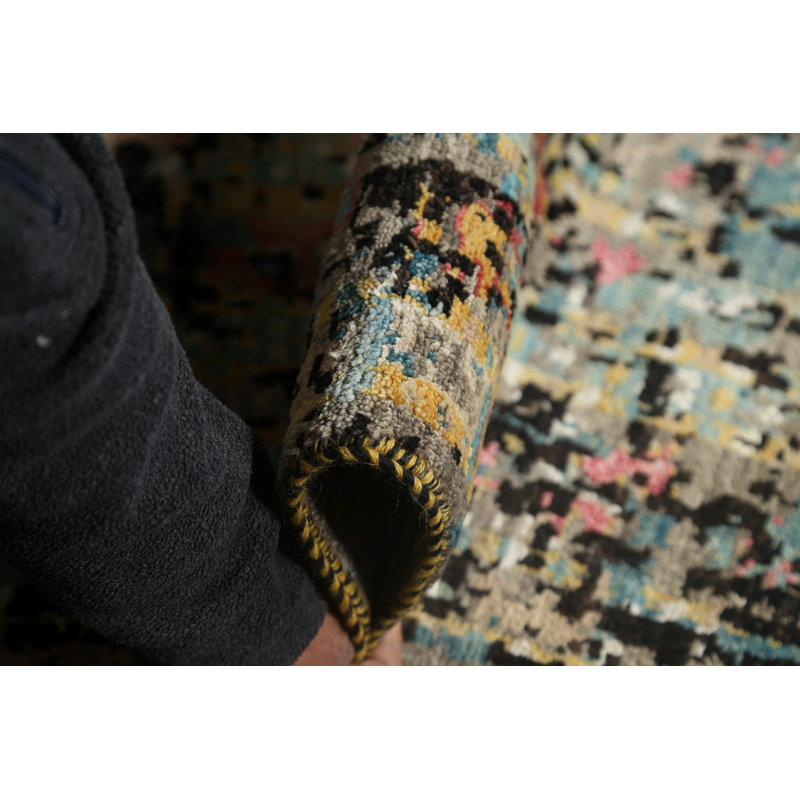 Tapis beige / noir / bleu clair noué à la main 4 pi 1 po x 6 pi 3 po