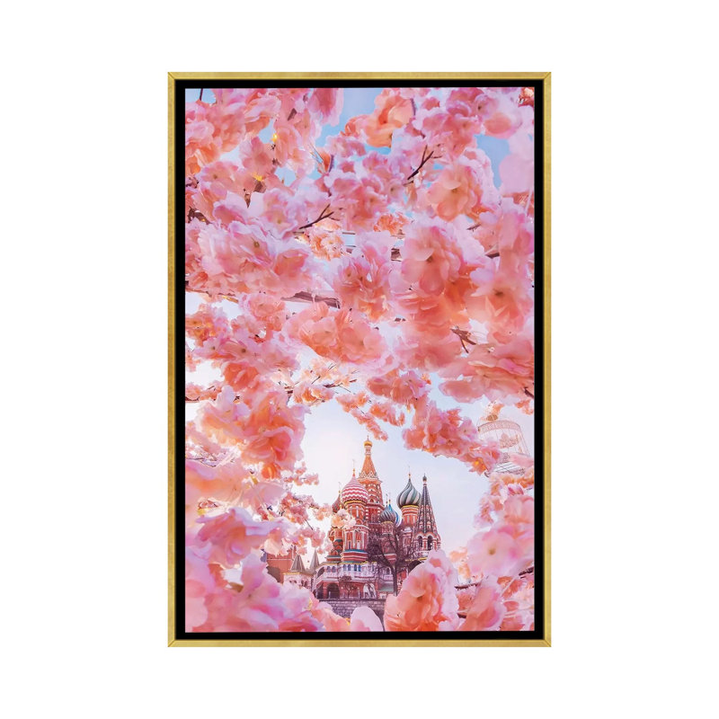 Le Moscow Spring par Hobopeeba-reproduction de photo, H 26 po x l 18 po x 1,5 po, Toile encadrée d'or, Pas de tapis