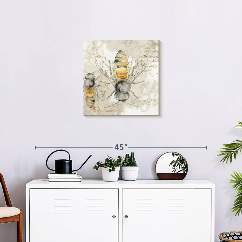 Brampt Queen Bee II, 20" H x 20" W