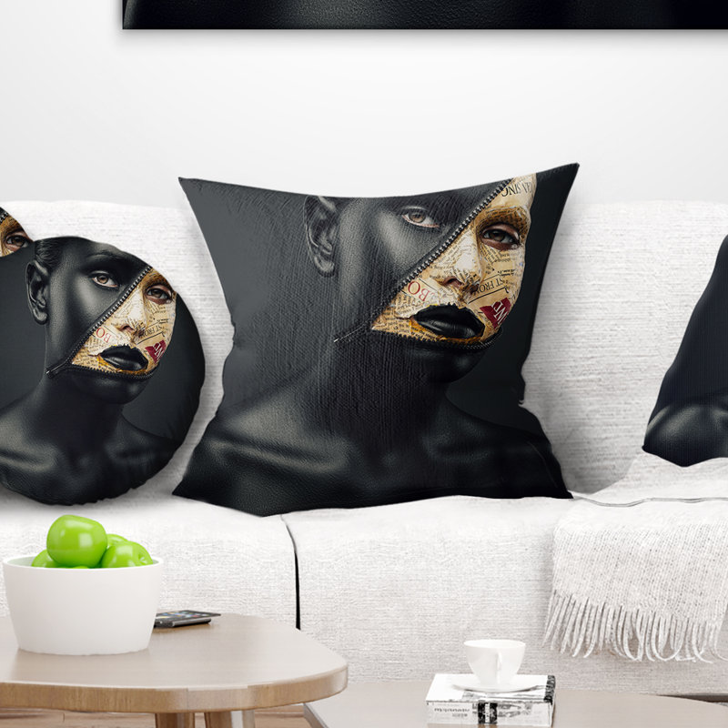 Femme avec une fermeture à glissière sur le visage - oreiller imprimé portrait, 16 po x 1 po, Coussin décoratif