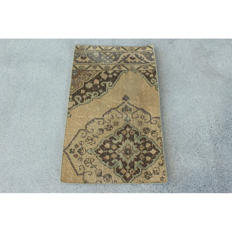 Petit tapis turc de style scandinave anatolien neutre de style rétro parfait pour l'entrée en brun